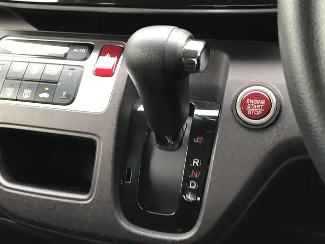 ホンダ Ｎ ＯＮＥ プレミアム ツアラー 鳥取県 2013(平25)年 5.5万km プレミアムブルームーンパール ターボ車/純正ナビ／ワンセグ／ＤＶＤ／ＣＤ／ＢＴ/ＥＴＣ/キセノンライト/ＬＥＤポジションリング/プッシュスタート/アイドリングストップ/純正アルミホイール/フォグライト/ウィンカーミラー/オートライト/フロアマット/ドアバイザー