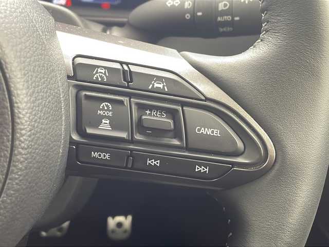 トヨタ ＧＲカローラ RZ 沖縄県 2024(令6)年 0.6万km プラチナホワイトパールマイカ 純正ディスプレイオーディオ/（フルセグTV　Ｂｌｕｅｔｏｏｔｈ接続）/バックカメラ/ビルトインＥＴＣ/ドライブレコーダー/トヨタセーフティセンス/・衝突被害軽減ブレーキ (プリクラッシュセーフティ)																									/・ハンドル操作サポート (レーントレーシングアシスト)																									/・追従ドライブ支援機能 (レーダークルーズコントロール)																									/・車線はみ出しアラート (レーンディパーチャーアラート)																									/・自動ハイビーム (オートマチックハイビーム)																									/ハーフレザーシート/４ＷＤ/ステアリングスイッチ/カーボンルーフ/スマートキー/スペアキー/プッシュスタート/純正フロアマット/純正18インチアルミホイール/LEDヘッドライト/オートライト/保証書/取扱説明書