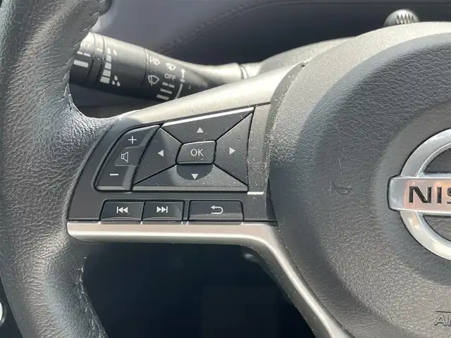 日産 セレナ ハイウェイスター V 岡山県 2020(令2)年 8.2万km ブリリアントホワイトパール 登録時走行距離81468km/純正10インチナビ/フルセグTV(AM.FM.CD.DVD.TV.BT)/純正フリップダウンモニター/両側パワースライドドア/アラウンドビューモニター/ETC/ブラインドスポットモニター/前後ドライブレコーダー/クリアランスソナー/衝突軽減ブレーキ/横滑り防止装置/クルーズコントロール/レーンキープアシスト/オートライト/アイドリングストップ/16インチ純正AW/純正フロアマット