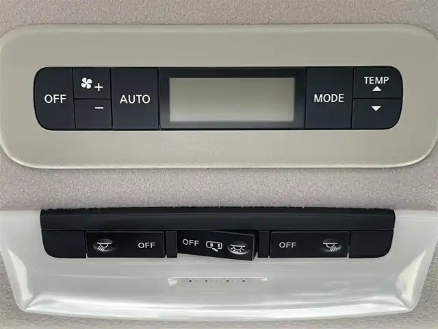 日産 セレナ ハイウェイスター V 岡山県 2020(令2)年 8.2万km ブリリアントホワイトパール 登録時走行距離81468km/純正10インチナビ/フルセグTV(AM.FM.CD.DVD.TV.BT)/純正フリップダウンモニター/両側パワースライドドア/アラウンドビューモニター/ETC/ブラインドスポットモニター/前後ドライブレコーダー/クリアランスソナー/衝突軽減ブレーキ/横滑り防止装置/クルーズコントロール/レーンキープアシスト/オートライト/アイドリングストップ/16インチ純正AW/純正フロアマット
