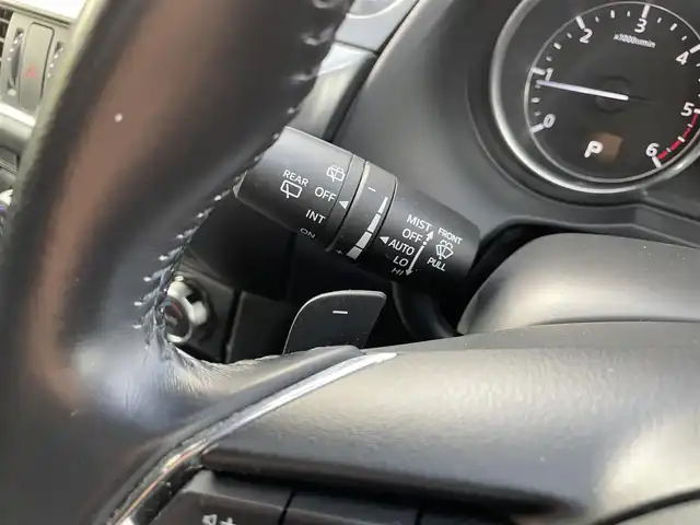 マツダ アテンザ ワゴン XD プロアクティブ 千葉県 2017(平29)年 6.7万km スノーフレイクホワイトパールマイカ 衝突軽減ブレーキ/マツダコネクトナビ/・CD/DVD/Bluetooth/フルセグ/バックカメラ/アダプティブクルーズコントロール/レーンキープアシスト/ブラインドスポットモニター/標識認識システム/ヘッドアップディスプレイ/スマートキー/前後コーナーセンサー/純正19インチアルミホイール/純正アダプティブLEDヘッドライト/フォグランプ/ルーフレール/パドルシフト/本革巻きステアリング/ETC/サイド＆カーテンエアバッグ