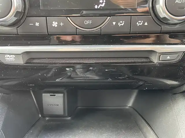 マツダ アテンザ ワゴン XD プロアクティブ 千葉県 2017(平29)年 6.7万km スノーフレイクホワイトパールマイカ 衝突軽減ブレーキ/マツダコネクトナビ/・CD/DVD/Bluetooth/フルセグ/バックカメラ/アダプティブクルーズコントロール/レーンキープアシスト/ブラインドスポットモニター/標識認識システム/ヘッドアップディスプレイ/スマートキー/前後コーナーセンサー/純正19インチアルミホイール/純正アダプティブLEDヘッドライト/フォグランプ/ルーフレール/パドルシフト/本革巻きステアリング/ETC/サイド＆カーテンエアバッグ