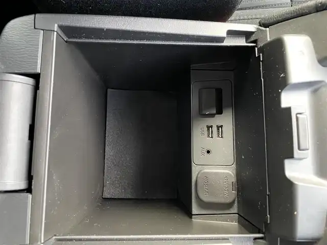 マツダ アテンザ ワゴン XD プロアクティブ 千葉県 2017(平29)年 6.7万km スノーフレイクホワイトパールマイカ 衝突軽減ブレーキ/マツダコネクトナビ/・CD/DVD/Bluetooth/フルセグ/バックカメラ/アダプティブクルーズコントロール/レーンキープアシスト/ブラインドスポットモニター/標識認識システム/ヘッドアップディスプレイ/スマートキー/前後コーナーセンサー/純正19インチアルミホイール/純正アダプティブLEDヘッドライト/フォグランプ/ルーフレール/パドルシフト/本革巻きステアリング/ETC/サイド＆カーテンエアバッグ