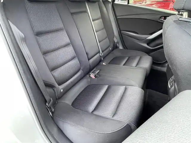 マツダ アテンザ ワゴン XD プロアクティブ 千葉県 2017(平29)年 6.7万km スノーフレイクホワイトパールマイカ 衝突軽減ブレーキ/マツダコネクトナビ/・CD/DVD/Bluetooth/フルセグ/バックカメラ/アダプティブクルーズコントロール/レーンキープアシスト/ブラインドスポットモニター/標識認識システム/ヘッドアップディスプレイ/スマートキー/前後コーナーセンサー/純正19インチアルミホイール/純正アダプティブLEDヘッドライト/フォグランプ/ルーフレール/パドルシフト/本革巻きステアリング/ETC/サイド＆カーテンエアバッグ