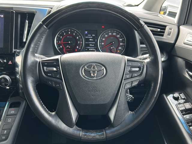 トヨタ アルファード S Cパッケージ 岐阜県 2020(令2)年 6.4万km ホワイトパールクリスタルシャイン 登録時走行距離63971km/サンルーフ/純正ナビ/フルセグテレビ/バックモニター/Blue tooth・USB入力端子/ビルトインETC/両側パワースライドドア/トヨタセーフティセンス/コーナーセンサー前後/クルーズコントロール/ドライブレコーダー前後/ＬＥＤヘッドライト/オートマチックハイビーム/オートライト/純正18アルミホイール/レーンキープアシスト/レザーシート/3列シート/パワーシート前席/シートヒーター前席/エアシート前席/オットマン/電動リアゲート/純正フロアマット/プッシュスタート/スマートキー/スペアキー1本/アイドリングストップ/ステアリングヒーター/100V充電/禁煙車