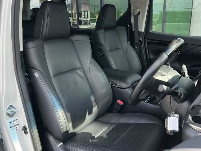 トヨタ アルファード S Cパッケージ 岐阜県 2020(令2)年 6.4万km ホワイトパールクリスタルシャイン 登録時走行距離63971km/サンルーフ/純正ナビ/フルセグテレビ/バックモニター/Blue tooth・USB入力端子/ビルトインETC/両側パワースライドドア/トヨタセーフティセンス/コーナーセンサー前後/クルーズコントロール/ドライブレコーダー前後/ＬＥＤヘッドライト/オートマチックハイビーム/オートライト/純正18アルミホイール/レーンキープアシスト/レザーシート/3列シート/パワーシート前席/シートヒーター前席/エアシート前席/オットマン/電動リアゲート/純正フロアマット/プッシュスタート/スマートキー/スペアキー1本/アイドリングストップ/ステアリングヒーター/100V充電/禁煙車