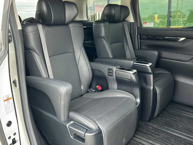 トヨタ アルファード S Cパッケージ 岐阜県 2020(令2)年 6.4万km ホワイトパールクリスタルシャイン 登録時走行距離63971km/サンルーフ/純正ナビ/フルセグテレビ/バックモニター/Blue tooth・USB入力端子/ビルトインETC/両側パワースライドドア/トヨタセーフティセンス/コーナーセンサー前後/クルーズコントロール/ドライブレコーダー前後/ＬＥＤヘッドライト/オートマチックハイビーム/オートライト/純正18アルミホイール/レーンキープアシスト/レザーシート/3列シート/パワーシート前席/シートヒーター前席/エアシート前席/オットマン/電動リアゲート/純正フロアマット/プッシュスタート/スマートキー/スペアキー1本/アイドリングストップ/ステアリングヒーター/100V充電/禁煙車