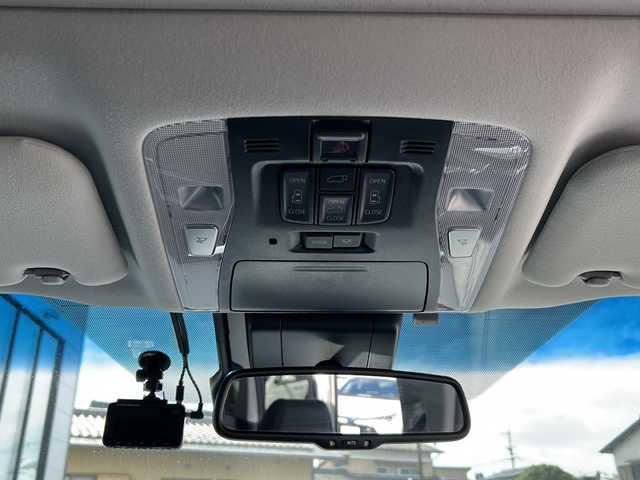 トヨタ アルファード S Cパッケージ 岐阜県 2020(令2)年 6.4万km ホワイトパールクリスタルシャイン 登録時走行距離63971km/サンルーフ/純正ナビ/フルセグテレビ/バックモニター/Blue tooth・USB入力端子/ビルトインETC/両側パワースライドドア/トヨタセーフティセンス/コーナーセンサー前後/クルーズコントロール/ドライブレコーダー前後/ＬＥＤヘッドライト/オートマチックハイビーム/オートライト/純正18アルミホイール/レーンキープアシスト/レザーシート/3列シート/パワーシート前席/シートヒーター前席/エアシート前席/オットマン/電動リアゲート/純正フロアマット/プッシュスタート/スマートキー/スペアキー1本/アイドリングストップ/ステアリングヒーター/100V充電/禁煙車