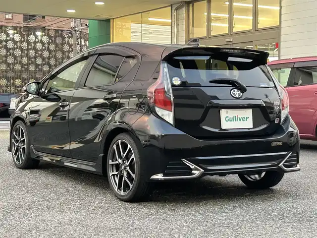 トヨタ アクア G GRスポーツ 17インチPKG 愛知県 2018(平30)年 7万km ブラックマイカ 純正SDナビ(FM/AM/CD/DVD/BT/フルセグ)/プリクラッシュセーフティー/レーンディーパーチャーアラート/先行車発進/バックカメラ/GRキャリパー/ハーフレザーシート/LEDヘッドライト/フォグランプ/純正AW17インチ/電動格納ミラー/純正フロアマット/ETC/プッシュスタート/スマートキー・スペアキー１本/ステアリングリモコン/ハンズフリー/ABS/取扱説明書・保証書