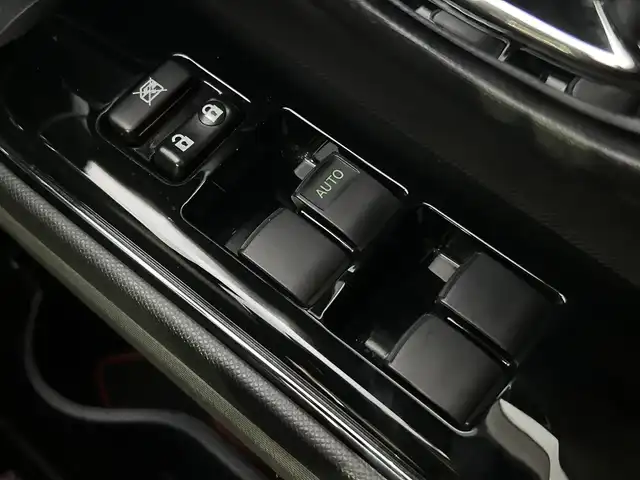 トヨタ アクア G GRスポーツ 17インチPKG 愛知県 2018(平30)年 7万km ブラックマイカ 純正SDナビ(FM/AM/CD/DVD/BT/フルセグ)/プリクラッシュセーフティー/レーンディーパーチャーアラート/先行車発進/バックカメラ/GRキャリパー/ハーフレザーシート/LEDヘッドライト/フォグランプ/純正AW17インチ/電動格納ミラー/純正フロアマット/ETC/プッシュスタート/スマートキー・スペアキー１本/ステアリングリモコン/ハンズフリー/ABS/取扱説明書・保証書