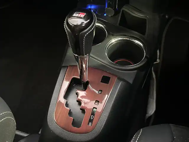 トヨタ アクア G GRスポーツ 17インチPKG 愛知県 2018(平30)年 7万km ブラックマイカ 純正SDナビ(FM/AM/CD/DVD/BT/フルセグ)/プリクラッシュセーフティー/レーンディーパーチャーアラート/先行車発進/バックカメラ/GRキャリパー/ハーフレザーシート/LEDヘッドライト/フォグランプ/純正AW17インチ/電動格納ミラー/純正フロアマット/ETC/プッシュスタート/スマートキー・スペアキー１本/ステアリングリモコン/ハンズフリー/ABS/取扱説明書・保証書