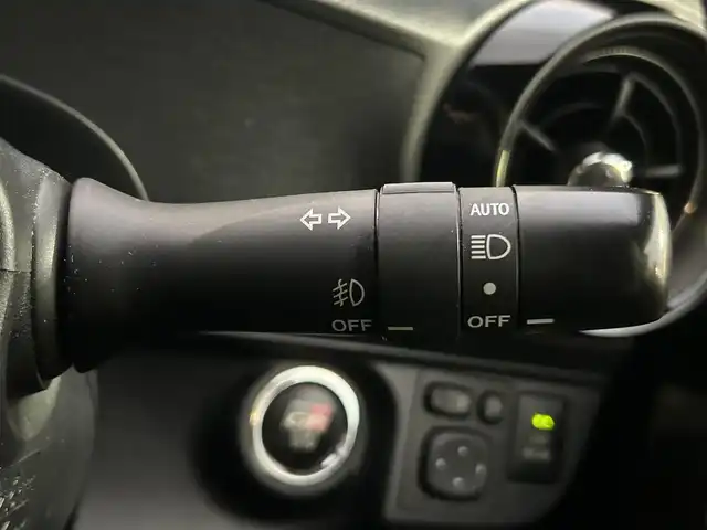 トヨタ アクア G GRスポーツ 17インチPKG 愛知県 2018(平30)年 7万km ブラックマイカ 純正SDナビ(FM/AM/CD/DVD/BT/フルセグ)/プリクラッシュセーフティー/レーンディーパーチャーアラート/先行車発進/バックカメラ/GRキャリパー/ハーフレザーシート/LEDヘッドライト/フォグランプ/純正AW17インチ/電動格納ミラー/純正フロアマット/ETC/プッシュスタート/スマートキー・スペアキー１本/ステアリングリモコン/ハンズフリー/ABS/取扱説明書・保証書