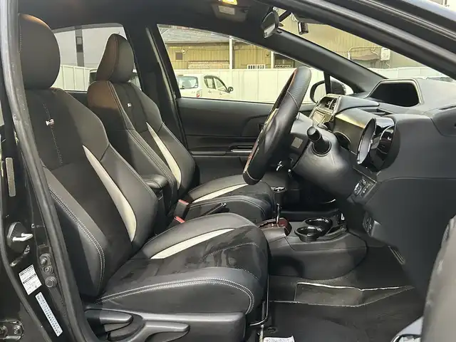 トヨタ アクア G GRスポーツ 17インチPKG 愛知県 2018(平30)年 7万km ブラックマイカ 純正SDナビ(FM/AM/CD/DVD/BT/フルセグ)/プリクラッシュセーフティー/レーンディーパーチャーアラート/先行車発進/バックカメラ/GRキャリパー/ハーフレザーシート/LEDヘッドライト/フォグランプ/純正AW17インチ/電動格納ミラー/純正フロアマット/ETC/プッシュスタート/スマートキー・スペアキー１本/ステアリングリモコン/ハンズフリー/ABS/取扱説明書・保証書