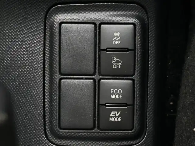 トヨタ アクア G GRスポーツ 17インチPKG 愛知県 2018(平30)年 7万km ブラックマイカ 純正SDナビ(FM/AM/CD/DVD/BT/フルセグ)/プリクラッシュセーフティー/レーンディーパーチャーアラート/先行車発進/バックカメラ/GRキャリパー/ハーフレザーシート/LEDヘッドライト/フォグランプ/純正AW17インチ/電動格納ミラー/純正フロアマット/ETC/プッシュスタート/スマートキー・スペアキー１本/ステアリングリモコン/ハンズフリー/ABS/取扱説明書・保証書