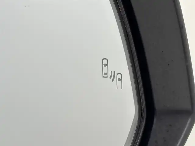 トヨタ ハリアー Z レザーパッケージ 福岡県 2020(令2)年 3.4万km ホワイトパールクリスタルシャイン 調光パノラマルーフ　/モデリスタエアロ　/純正１２．３型ＤＡナビ／フルセグTV　/バックカメラ　/ＪＢＬプレミアムサウンド　/デジタルルームミラー　/ドライブレコーダー　/ビルトインETC2.0　/トヨタセーフティセンス　/レーダークルーズコントロール　/コーナーセンサー　/衝突軽減ブレーキ　/レーンキープ　/ブラインドスポットモニター　/ヘッドアップディスプレイ　/アクセル踏み間違い防止　/シートベンチレーション／ヒーター　/パワーバックドア　/シートメモリー付きパワーシート　/純正１９インチアルミホイール