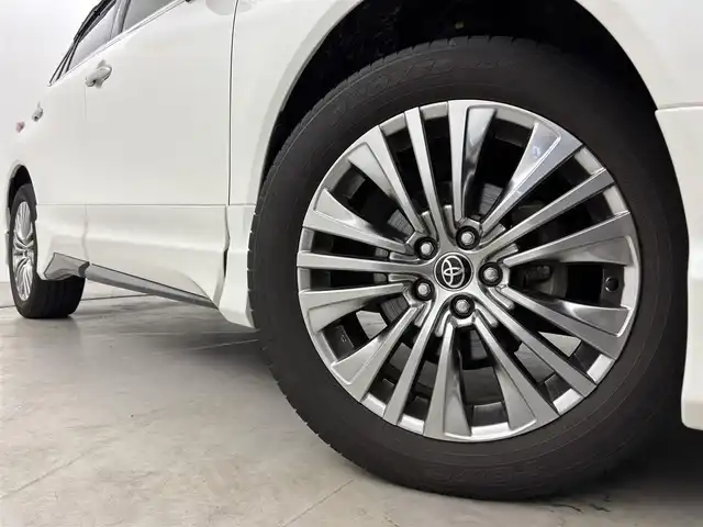 トヨタ ハリアー Z レザーパッケージ 福岡県 2020(令2)年 3.4万km ホワイトパールクリスタルシャイン 調光パノラマルーフ　/モデリスタエアロ　/純正１２．３型ＤＡナビ／フルセグTV　/バックカメラ　/ＪＢＬプレミアムサウンド　/デジタルルームミラー　/ドライブレコーダー　/ビルトインETC2.0　/トヨタセーフティセンス　/レーダークルーズコントロール　/コーナーセンサー　/衝突軽減ブレーキ　/レーンキープ　/ブラインドスポットモニター　/ヘッドアップディスプレイ　/アクセル踏み間違い防止　/シートベンチレーション／ヒーター　/パワーバックドア　/シートメモリー付きパワーシート　/純正１９インチアルミホイール