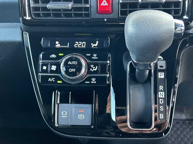 ダイハツ タント カスタム X 千葉県 2023(令5)年 0.9万km ブラックマイカメタリック ワンオーナー/スマートアシスト/・衝突回避支援ブレーキ機能/・衝突警報機能/・ブレーキ制御付誤発進抑制機能/・車線逸脱抑制制御機能/・車線逸脱警報機能/・路側逸脱警報機能/・ふらつき警報/・先行車発進お知らせ機能/・標識認識機能/・ADB（アダプティブドライビングビーム）/・サイドビューランプ/純正メモリナビ【NMZL-W73D】/フルセグTV/DVD/CD/Bluetooth/ステアリングスイッチ/アラウンドビューモニター/バックカメラ/ハーフレザーシート/・前席シートヒーター/アイドリングストップ/横滑り防止装置/電動格納ミラー/オートライト/LEDヘッドライト/LEDフォグ/純正14インチアルミホイール/取扱説明書/保証書