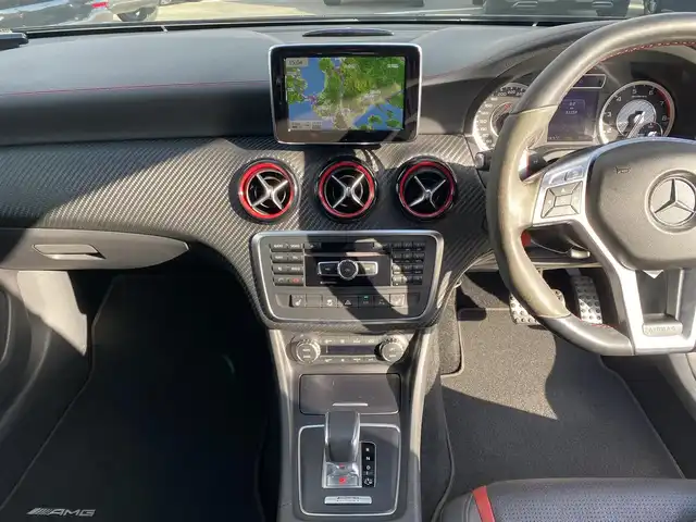 メルセデス・ベンツ Ａ４５ 4マチック エディション1 福岡県 2013(平25)年 5.2万km コスモスブラック ・クルーズコントロール/・純正ナビ/Bluetooth/USB/・バックカメラ/・AMGパフォーマンスシート/シートヒーター/・ドライブレコーダー/・DTV/・ETC/・純正19AW/・ブラインドスポット/・保証書/・取扱説明書/・スペアキー