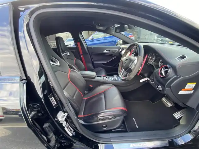 メルセデス・ベンツ Ａ４５ 4マチック エディション1 福岡県 2013(平25)年 5.2万km コスモスブラック ・クルーズコントロール/・純正ナビ/Bluetooth/USB/・バックカメラ/・AMGパフォーマンスシート/シートヒーター/・ドライブレコーダー/・DTV/・ETC/・純正19AW/・ブラインドスポット/・保証書/・取扱説明書/・スペアキー