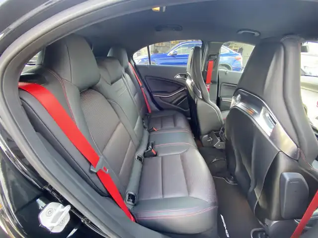 メルセデス・ベンツ Ａ４５ 4マチック エディション1 福岡県 2013(平25)年 5.2万km コスモスブラック ・クルーズコントロール/・純正ナビ/Bluetooth/USB/・バックカメラ/・AMGパフォーマンスシート/シートヒーター/・ドライブレコーダー/・DTV/・ETC/・純正19AW/・ブラインドスポット/・保証書/・取扱説明書/・スペアキー