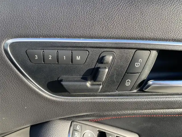 メルセデス・ベンツ Ａ４５ 4マチック エディション1 福岡県 2013(平25)年 5.2万km コスモスブラック ・クルーズコントロール/・純正ナビ/Bluetooth/USB/・バックカメラ/・AMGパフォーマンスシート/シートヒーター/・ドライブレコーダー/・DTV/・ETC/・純正19AW/・ブラインドスポット/・保証書/・取扱説明書/・スペアキー