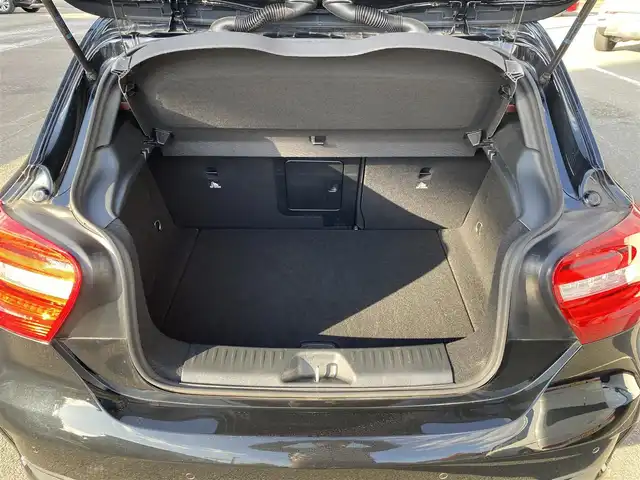 メルセデス・ベンツ Ａ４５ 4マチック エディション1 福岡県 2013(平25)年 5.2万km コスモスブラック ・クルーズコントロール/・純正ナビ/Bluetooth/USB/・バックカメラ/・AMGパフォーマンスシート/シートヒーター/・ドライブレコーダー/・DTV/・ETC/・純正19AW/・ブラインドスポット/・保証書/・取扱説明書/・スペアキー