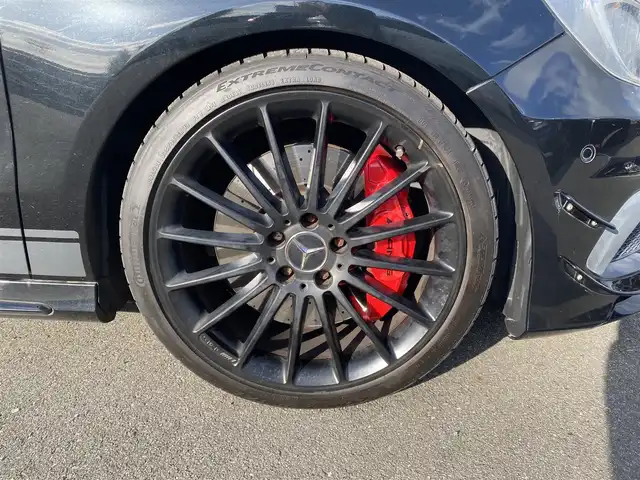 メルセデス・ベンツ Ａ４５ 4マチック エディション1 福岡県 2013(平25)年 5.2万km コスモスブラック ・クルーズコントロール/・純正ナビ/Bluetooth/USB/・バックカメラ/・AMGパフォーマンスシート/シートヒーター/・ドライブレコーダー/・DTV/・ETC/・純正19AW/・ブラインドスポット/・保証書/・取扱説明書/・スペアキー