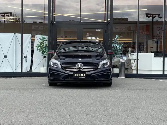 メルセデス・ベンツ Ａ４５ 4マチック エディション1 福岡県 2013(平25)年 5.2万km コスモスブラック ・クルーズコントロール/・純正ナビ/Bluetooth/USB/・バックカメラ/・AMGパフォーマンスシート/シートヒーター/・ドライブレコーダー/・DTV/・ETC/・純正19AW/・ブラインドスポット/・保証書/・取扱説明書/・スペアキー