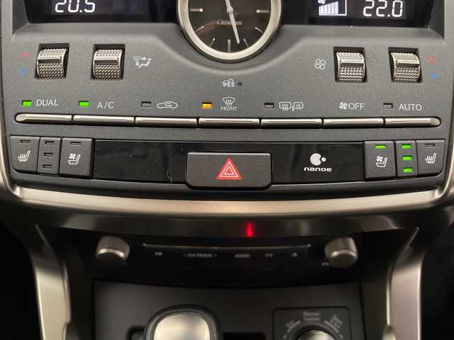 レクサス ＮＸ 300h バージョンL 長野県 2020(令2)年 5.4万km ソニックチタニウム ４WD/純正ナビ/BT／フルセグ／ラジオ／Miracast/置くだけ充電/ヘッドアップディスプレイ/ステアリングヒーター/エンジンスターター/リアフォグランプ/パドルシフト