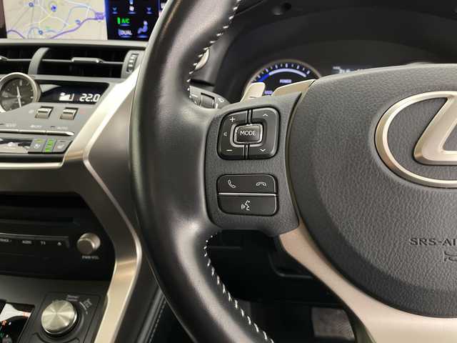 レクサス ＮＸ 300h バージョンL 長野県 2020(令2)年 5.4万km ソニックチタニウム ４WD/純正ナビ/BT／フルセグ／ラジオ／Miracast/置くだけ充電/ヘッドアップディスプレイ/ステアリングヒーター/エンジンスターター/リアフォグランプ/パドルシフト