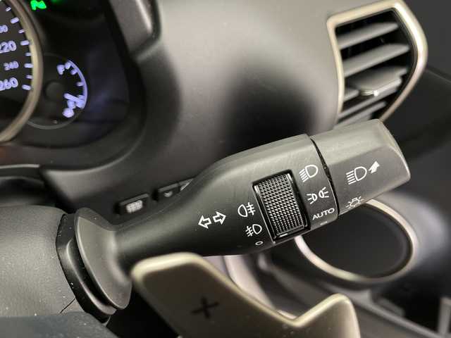 レクサス ＮＸ 300h バージョンL 長野県 2020(令2)年 5.4万km ソニックチタニウム ４WD/純正ナビ/BT／フルセグ／ラジオ／Miracast/置くだけ充電/ヘッドアップディスプレイ/ステアリングヒーター/エンジンスターター/リアフォグランプ/パドルシフト