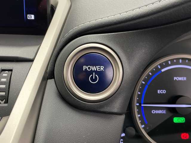 レクサス ＮＸ 300h バージョンL 長野県 2020(令2)年 5.4万km ソニックチタニウム ４WD/純正ナビ/BT／フルセグ／ラジオ／Miracast/置くだけ充電/ヘッドアップディスプレイ/ステアリングヒーター/エンジンスターター/リアフォグランプ/パドルシフト