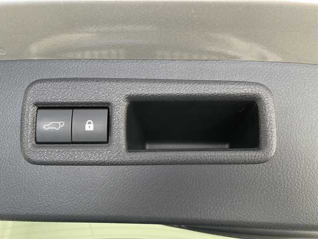 レクサス ＮＸ 300h バージョンL 長野県 2020(令2)年 5.4万km ソニックチタニウム ４WD/純正ナビ/BT／フルセグ／ラジオ／Miracast/置くだけ充電/ヘッドアップディスプレイ/ステアリングヒーター/エンジンスターター/リアフォグランプ/パドルシフト