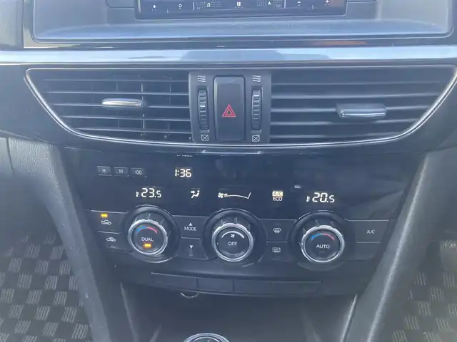 マツダ アテンザ ワゴン XD 愛知県 2014(平26)年 11.2万km スノーフレイクホワイトパールマイカ シティーブレーキサポート/ナビTV/DVDビデオ&CD/地デジ　フルセグ/Bluetoothオーディオ/バックカメラ/ステアシフト/インテリキー×3ケ/純正エンジンスターター/プッシュスタート/キセノンヘッドライト/オートライト/スマートインETC/ステアリングスイッチ/クルーズコントロール/ドライブレコーダー/純正アルミホイル