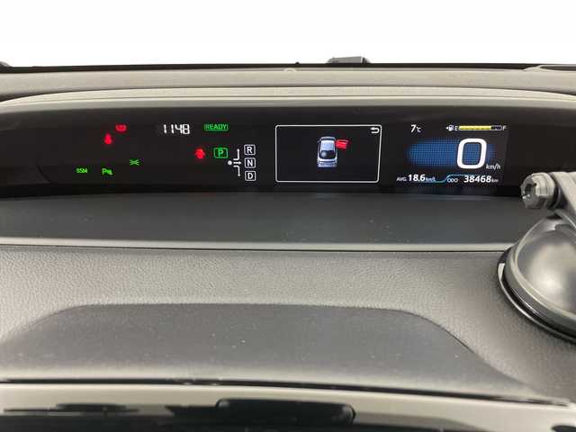 トヨタ プリウス A 道央・札幌 2016(平28)年 3.9万km ホワイトパールクリスタルシャイン ・4WD/寒冷地仕様/・トヨタセーフティセンス/・プリクラッシュセーフティ/・レーダークルーズコントロール/・純正9インチディーラーOPナビ　/・フルセグ.BT/DVD.CD.SD/・バックカメラ/・パーキングアシスト/・ワイパーデアイサー/・HUD/コーナーセンサー/・ブラインドスポットモニター/・オートマチックハイビーム/・前方ドライブレコーダー/・夏タイヤAW積込/・スマートキー×2/・横滑り防止装置/・レーンキープアシスト