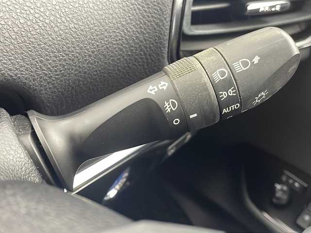 トヨタ プリウス ＰＨＶ A 栃木県 2017(平29)年 5万km スティールブロンドM 純正ナビ/(BT/iPod/AUX/USB)/フルセグテレビ/バックカメラ/横滑り防止装置/クルーズコントロール/レーンキープアシスト/クリアランスソナー/ブラインドスポットモニター/プリクラッシュ/プッシュスタート/前席シートヒーター/オートライト/オートマチックハイビーム/純正15インチAW/ステアリングヒーター/純正LEDヘッドライト/ビルトインETC2.0/純正フロアマット/ステアリングリモコン/革巻きステアリング/スペアキー
