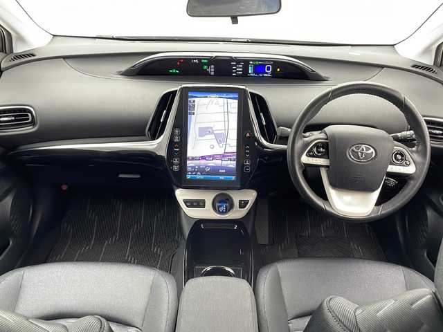 トヨタ プリウス ＰＨＶ A 千葉県 2017(平29)年 5万km スティールブロンドM 純正ナビ/　Bluetooth/フルセグTV/トヨタセーフティセンス/レーダークルーズコントロール/レーンキープアシスト/衝突軽減ブレーキ/クリアランスソナー/ブラインドスポットモニター/オートハイビーム/パーキングアシスト/前席シートヒーター/ステアリングヒーター/ビルトインETC2.0/前方ドラレコ/LEDライト/フォグランプ/フロアマット