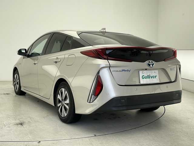 トヨタ プリウス ＰＨＶ A 千葉県 2017(平29)年 5万km スティールブロンドM 純正ナビ/　Bluetooth/フルセグTV/トヨタセーフティセンス/レーダークルーズコントロール/レーンキープアシスト/衝突軽減ブレーキ/クリアランスソナー/ブラインドスポットモニター/オートハイビーム/パーキングアシスト/前席シートヒーター/ステアリングヒーター/ビルトインETC2.0/前方ドラレコ/LEDライト/フォグランプ/フロアマット