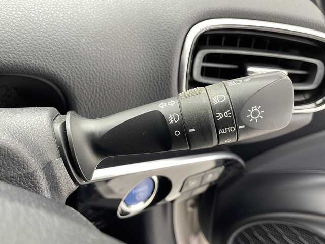 トヨタ プリウス ＰＨＶ A 千葉県 2017(平29)年 5万km スティールブロンドM 純正ナビ/　Bluetooth/フルセグTV/トヨタセーフティセンス/レーダークルーズコントロール/レーンキープアシスト/衝突軽減ブレーキ/クリアランスソナー/ブラインドスポットモニター/オートハイビーム/パーキングアシスト/前席シートヒーター/ステアリングヒーター/ビルトインETC2.0/前方ドラレコ/LEDライト/フォグランプ/フロアマット