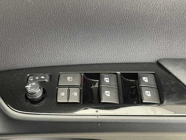 トヨタ プリウス ＰＨＶ A 千葉県 2017(平29)年 5万km スティールブロンドM 純正ナビ/　Bluetooth/フルセグTV/トヨタセーフティセンス/レーダークルーズコントロール/レーンキープアシスト/衝突軽減ブレーキ/クリアランスソナー/ブラインドスポットモニター/オートハイビーム/パーキングアシスト/前席シートヒーター/ステアリングヒーター/ビルトインETC2.0/前方ドラレコ/LEDライト/フォグランプ/フロアマット