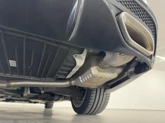 メルセデス・ベンツ Ｃ１８０ ステーションW ローレウスED 三重県 2018(平30)年 3.9万km オブシディアンブラック ガソリン・ターボ/FR/MTモード付コラム9AT/純正 8.4インチナビ/（FM/AM/TV/Bluetooth/SD/MSV/USBx2）/リヤビューカメラ/ドラレコ 前方/ETC2.0/安全/【OP】レーダーセーフティパッケージ/●アクティブブレーキアシスト（歩行者検知機能付：自動緊急ブレーキ）/●リアCPA（被害軽減ブレーキ付後方衝突警告システム）/●PRE-SAFE（事故予防と衝突時の被害軽減）/●アクティブレーンキーピングアシスト/●アクティブブラインドスポットアシスト/●ディスタンスパイロット・ディストロニック（渋滞走行対応自動追従型クルコン）/●ステアリングパイロット（ステアリング操作アシスト）/・パークトロニック（クリアランスソナー）/・パーキングパイロット（縦列・並列駐車支援）/装備/・パノラミックスライディングルーフ/・ルーフレール/・ARTICOレザーシート（合皮）/・オートトランク/・メモリー付パワーシート（D10way）＆4wayパワーシート（N）/・シートヒーター（D/N）/・オートライト/・LEDヘッドライト/・パドルシフト/・AMG 18inAW/・キーレスゴー（プッシュスタート&スマートキー）