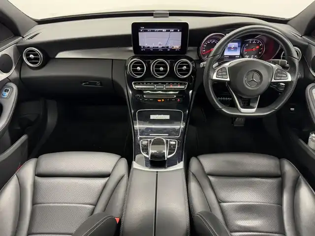 メルセデス・ベンツ Ｃ１８０ ステーションW ローレウスED 三重県 2018(平30)年 3.9万km オブシディアンブラック ガソリン・ターボ/FR/MTモード付コラム9AT/純正 8.4インチナビ/（FM/AM/TV/Bluetooth/SD/MSV/USBx2）/リヤビューカメラ/ドラレコ 前方/ETC2.0/安全/【OP】レーダーセーフティパッケージ/●アクティブブレーキアシスト（歩行者検知機能付：自動緊急ブレーキ）/●リアCPA（被害軽減ブレーキ付後方衝突警告システム）/●PRE-SAFE（事故予防と衝突時の被害軽減）/●アクティブレーンキーピングアシスト/●アクティブブラインドスポットアシスト/●ディスタンスパイロット・ディストロニック（渋滞走行対応自動追従型クルコン）/●ステアリングパイロット（ステアリング操作アシスト）/・パークトロニック（クリアランスソナー）/・パーキングパイロット（縦列・並列駐車支援）/装備/・パノラミックスライディングルーフ/・ルーフレール/・ARTICOレザーシート（合皮）/・オートトランク/・メモリー付パワーシート（D10way）＆4wayパワーシート（N）/・シートヒーター（D/N）/・オートライト/・LEDヘッドライト/・パドルシフト/・AMG 18inAW/・キーレスゴー（プッシュスタート&スマートキー）