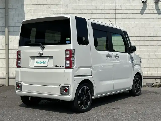 ダイハツ ウェイク G ターボ　レジャーエディション SA Ⅱ 大分県 2017(平29)年 7.6万km パールホワイトⅢ 純正SDナビゲーション(NSZN-X67D)/【フルセグTV/Bluetooth/DVD/CD/SD/ラジオ】/純正後席用モニター/外部端子接続：USB/HDMI/両側パワースライドドア/LEDヘッドライト/フロントフォグランプ/バックカメラ/ETC/スマートアシストII/・衝突警報機能	/・衝突回避支援ブレーキ機能/・車線逸脱警報機能/・誤発進抑制機能(前後)/・先行車発進お知らせ機能	/ステアリングスイッチ/純正15インチアルミホイール/純正フロアマット/純正ドアバイザー/スマートキー2本/保証書/取扱説明書
