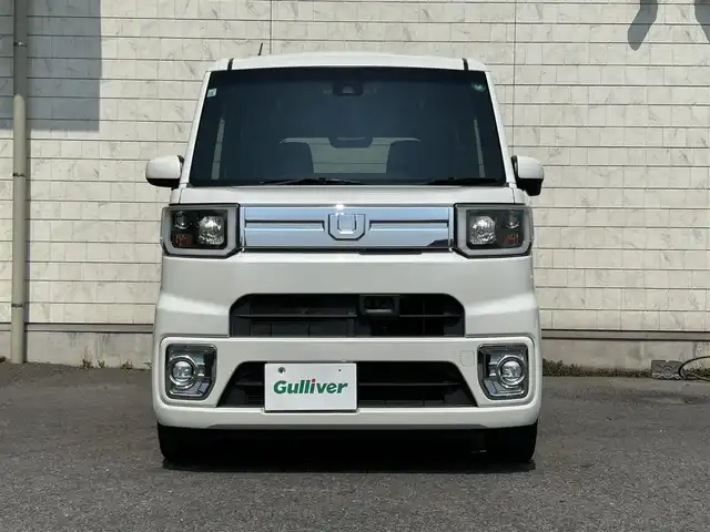 ダイハツ ウェイク G ターボ　レジャーエディション SA Ⅱ 大分県 2017(平29)年 7.6万km パールホワイトⅢ 純正SDナビゲーション(NSZN-X67D)/【フルセグTV/Bluetooth/DVD/CD/SD/ラジオ】/純正後席用モニター/外部端子接続：USB/HDMI/両側パワースライドドア/LEDヘッドライト/フロントフォグランプ/バックカメラ/ETC/スマートアシストII/・衝突警報機能	/・衝突回避支援ブレーキ機能/・車線逸脱警報機能/・誤発進抑制機能(前後)/・先行車発進お知らせ機能	/ステアリングスイッチ/純正15インチアルミホイール/純正フロアマット/純正ドアバイザー/スマートキー2本/保証書/取扱説明書