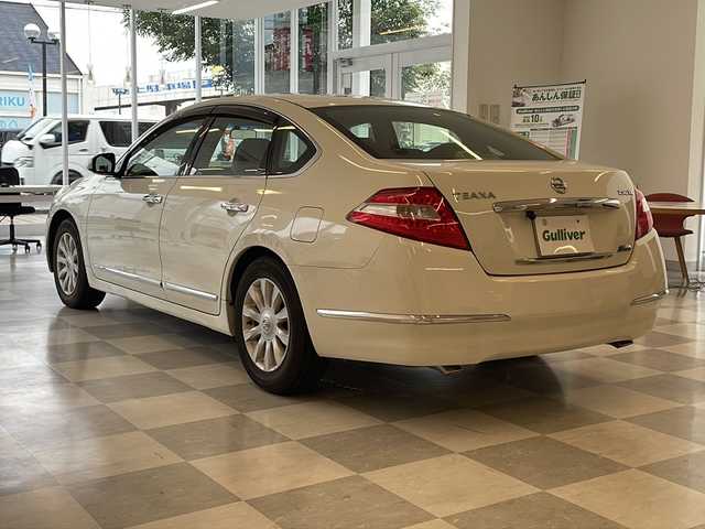 日産 ティアナ 250XL 岐阜県 2011(平23)年 9.6万km ホワイトパール 純正アルミホイール/オートエアコン/バックモニター/プッシュスタート/スマートキー/電動格納ミラー/前席パワーシート/助手席オットマン/オートライト/ヘッドライトレベライザー/ETC