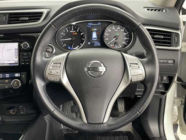 日産 エクストレイル ハイブリッド 20X エマージェンシーブレーキ 道央・札幌 2016(平28)年 1.4万km ブリリアントホワイトパール ・ワンオーナー/・純正ナビ&CD&BT&SD&USB/・パワーバックドア/・インテリジェント アラウンドビューモニター/・クルーズコントロール/・インテリジェント エマージェンシーブレーキ/・ビークルダイナミクスコントロール/・踏み間違い衝突防止アシスト/・フロント&バックソナー/・車線逸脱警報/・ダウンヒルアシストコントロール/・アイドリングストップ/・前席シートヒーター/・ビルトインETC/・前方ドライブレコーダー/・ステアリングスイッチ/・電動格納ミラー/・ドアバイザー/・スマートキー/・スペアキー/・純正エンジンスターター/・社外AWスタッドレスタイヤ積込/・保証書/・取扱説明書