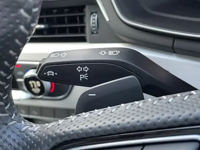 アウディ Ａ４ アバント 35TFSI Sライン 東京都 2021(令3)年 2.9万km パール 純正ナビ/360°カメラ/ACC/ETC2.0/ハーフレザーシート/シートヒーター/パークアシスト/純正18インチアルミホイール