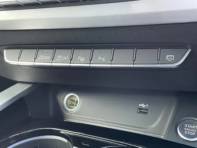 アウディ Ａ４ アバント 35TFSI Sライン 東京都 2021(令3)年 2.9万km パール 純正ナビ/360°カメラ/ACC/ETC2.0/ハーフレザーシート/シートヒーター/パークアシスト/純正18インチアルミホイール