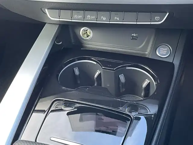 アウディ Ａ４ アバント 35TFSI Sライン 東京都 2021(令3)年 2.9万km パール 純正ナビ/360°カメラ/ACC/ETC2.0/ハーフレザーシート/シートヒーター/パークアシスト/純正18インチアルミホイール