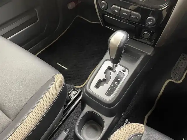 スズキ ジムニー ランドベンチャー 兵庫県 2018(平30)年 9万km クールカーキPM ４WD/社外メモリーナビ＆フルセグTV/（CD＆」DVD＆BT再生）/バックカメラ/ハーフレザーシート/シートヒーター/純正１６inアルミホイール/ドライブレコーダー/ETC/リモコンキー/Wエアバック/ABS